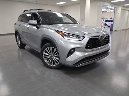 2024 Toyota Highlander LE SUV