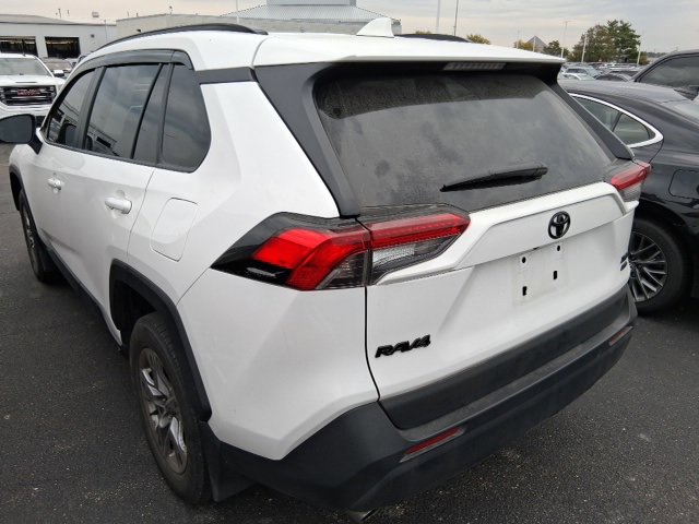 2022 Toyota RAV4 XLE photo 4