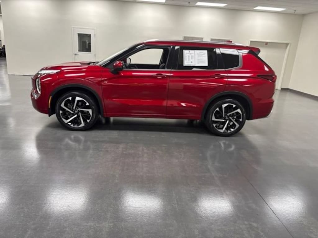 Used 2024 Mitsubishi Outlander SEL SUV