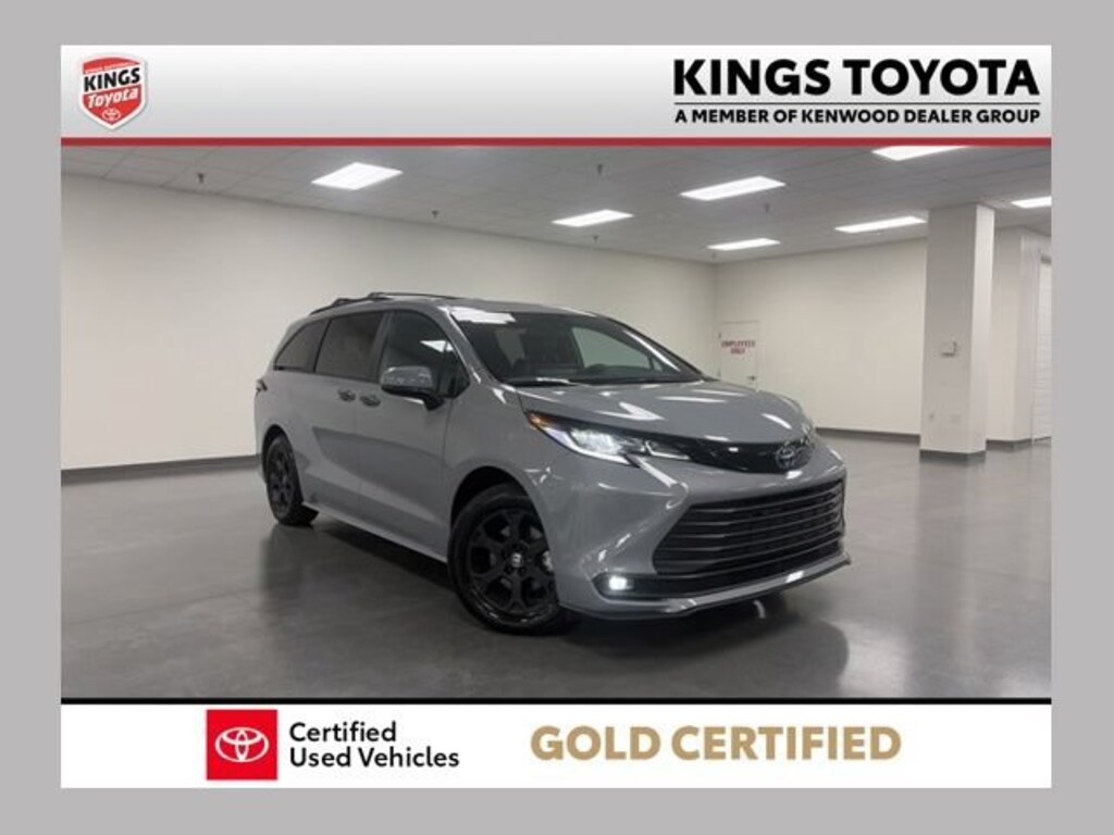 Used 2025 Toyota Sienna Woodland Edition Van Passenger Van