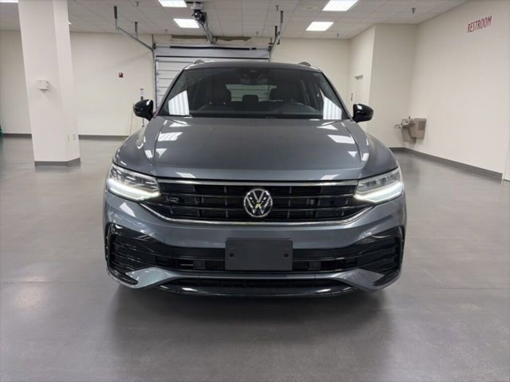 Used 2023 Volkswagen Tiguan SE R-Line Black SUV