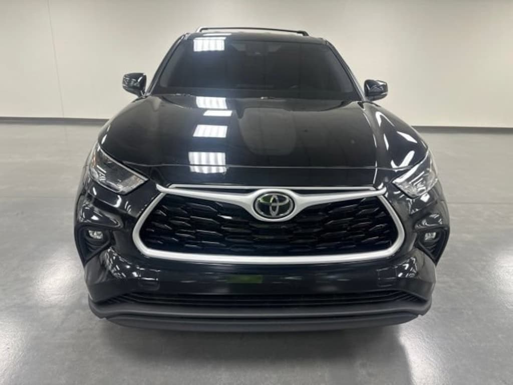 Used 2022 Toyota Highlander LE SUV