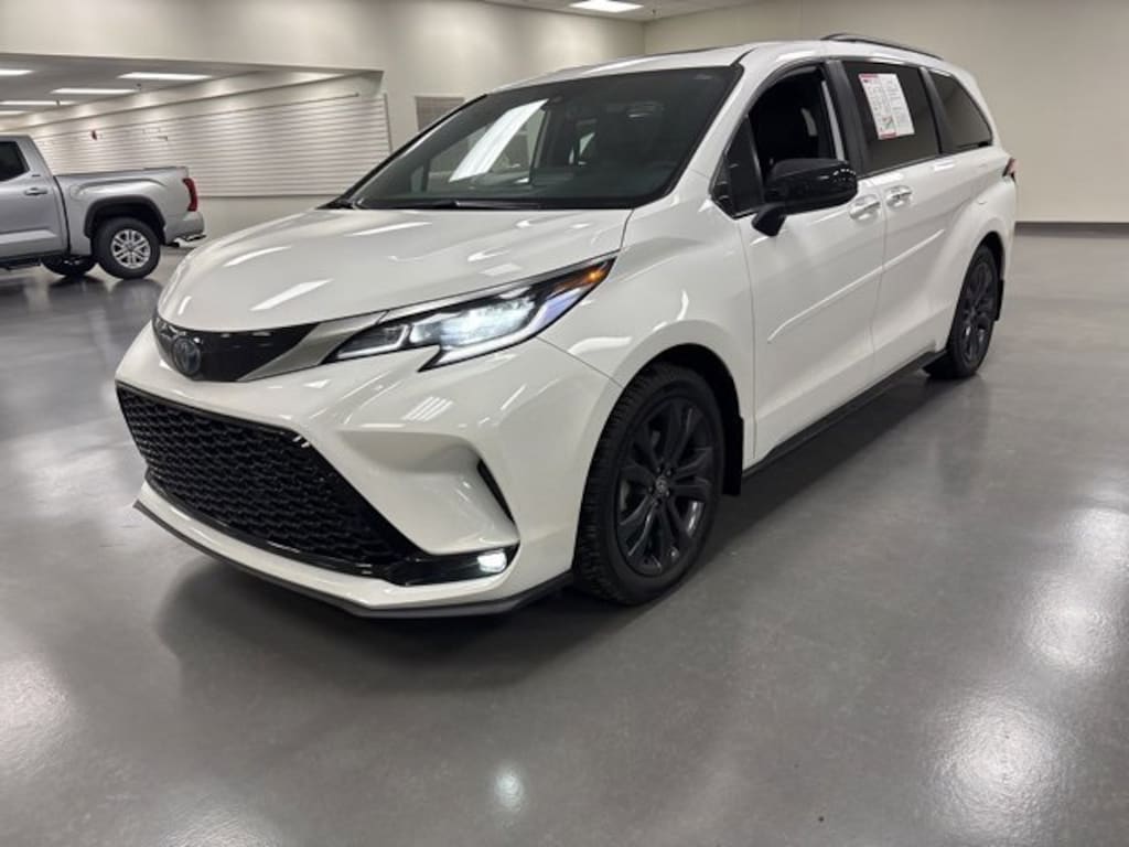 Certified 2022 Toyota Sienna XSE Van Passenger Van