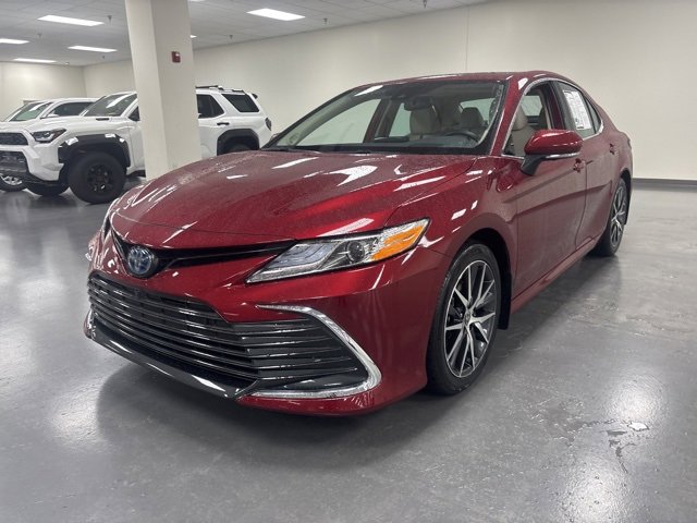 2022 Toyota Camry Hybrid XLE photo 3