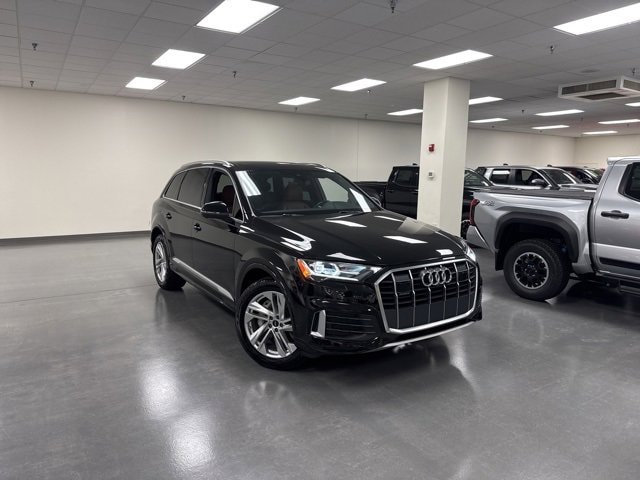 2023 Audi Q7 Premium's photo