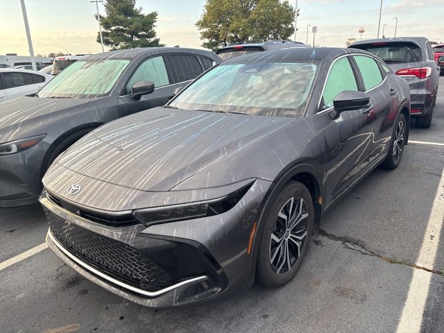 2023 Toyota Crown Limited photo 3