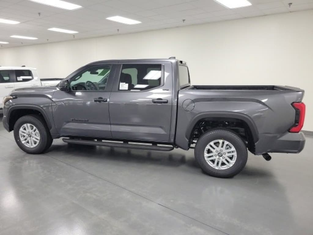 New 2026 Toyota Tundra SR5 SR5 CREWMAX 5.5