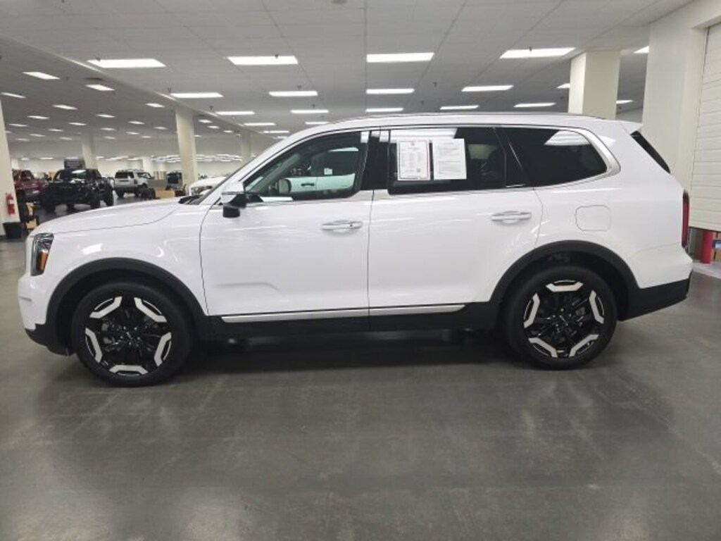 Used 2025 Kia Telluride S SUV
