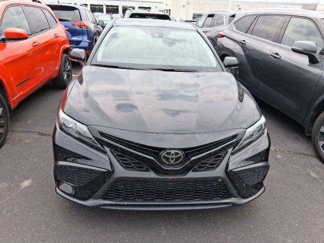 2024 Toyota Camry SE photo 2
