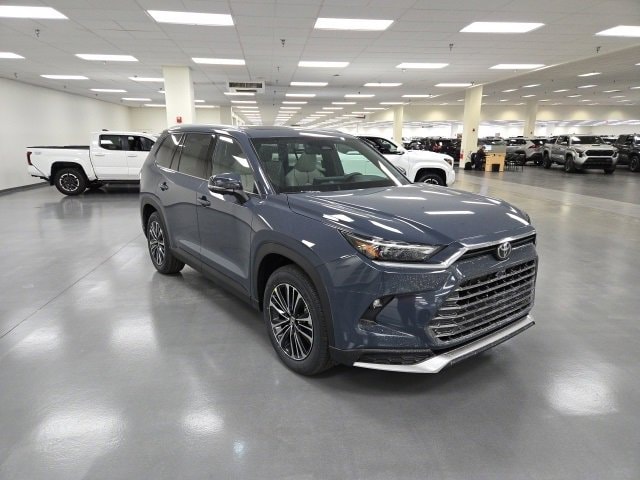 2026 Toyota Grand Highlander Platinum's photo