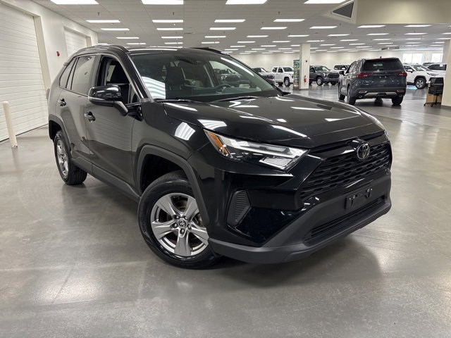 2023 Toyota RAV4 XLE's photo