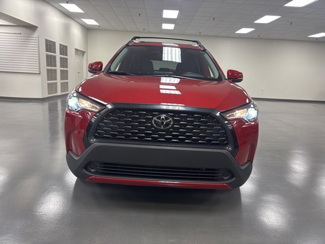 2022 Toyota Corolla Cross LE photo 2
