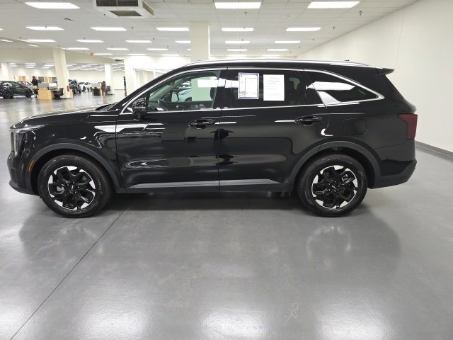 2024 Kia Sorento S photo 3