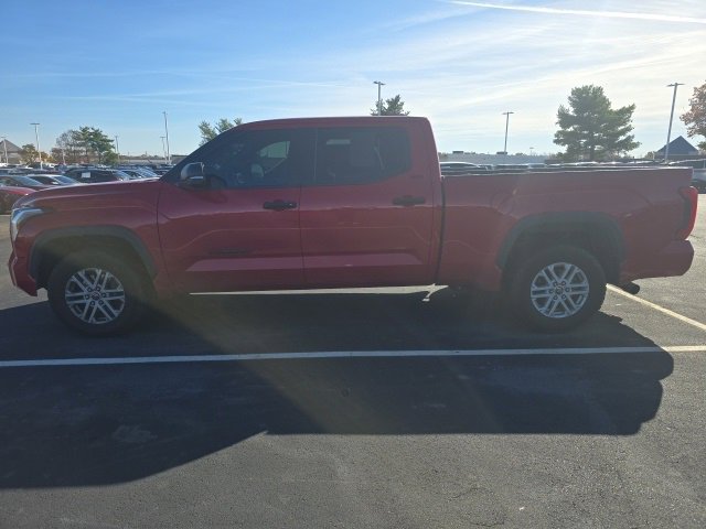 2022 Toyota Tundra SR5 CrewMax photo 3