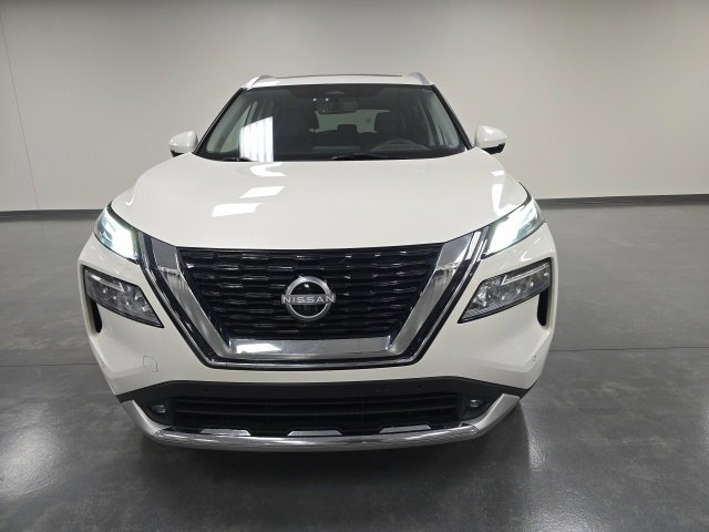 2022 Nissan Rogue Platinum photo 2