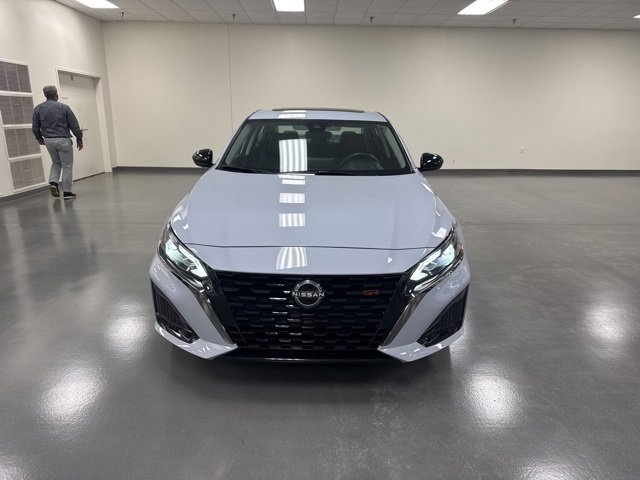 2023 Nissan Altima 2.5 SR photo 2