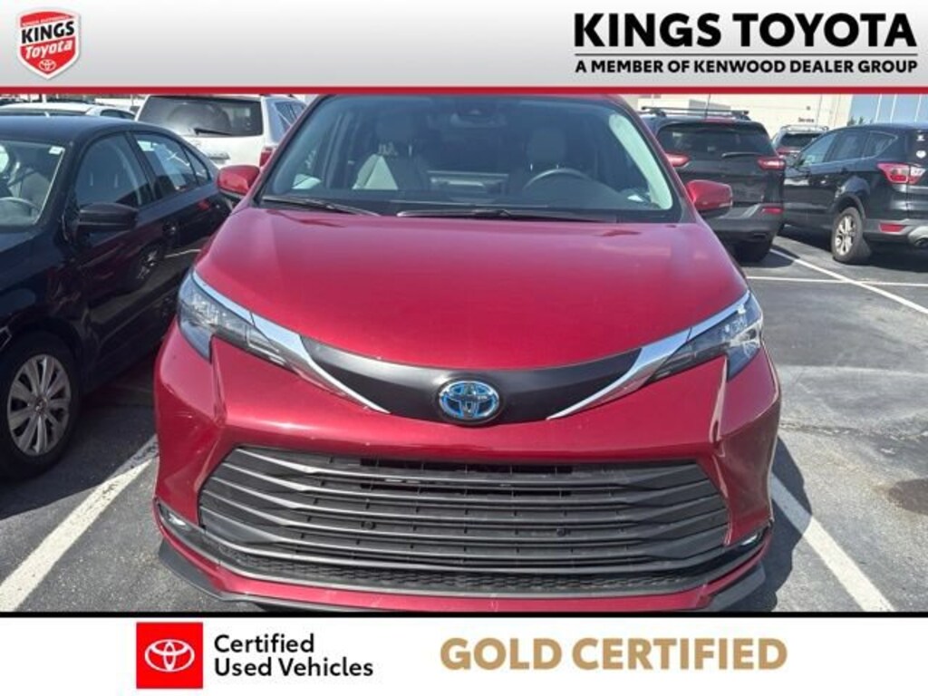 Used 2025 Toyota Sienna XLE Van Passenger Van
