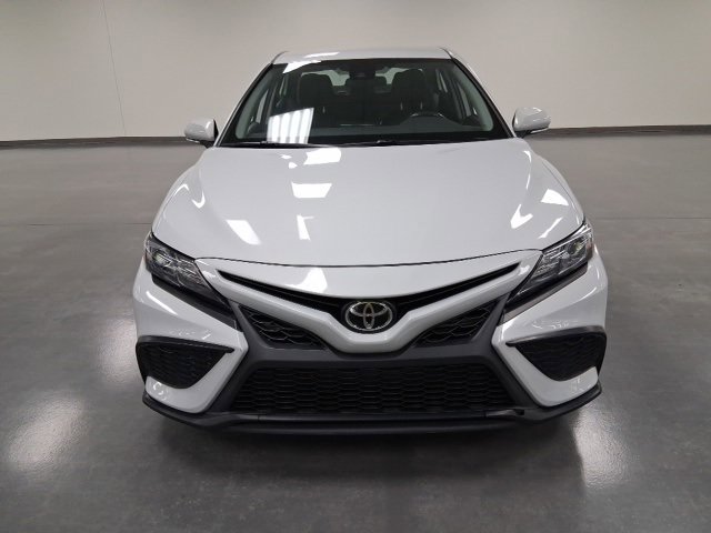2023 Toyota Camry SE photo 2