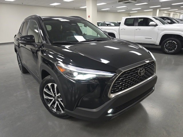 2024 Toyota Corolla Cross XLE's photo