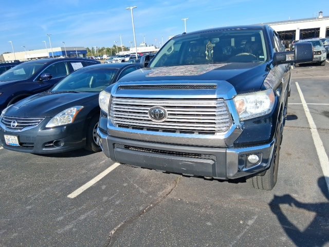 2015 Toyota Tundra SR5 CrewMax photo 2