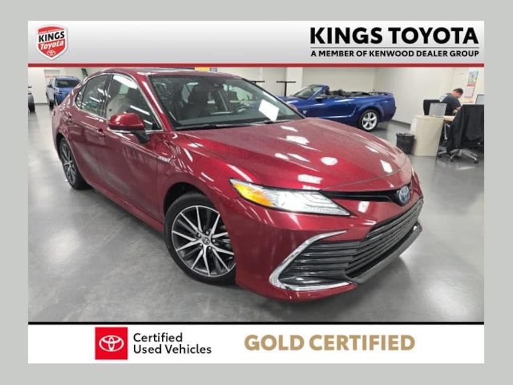 Used 2021 Toyota Camry Hybrid XLE Sedan