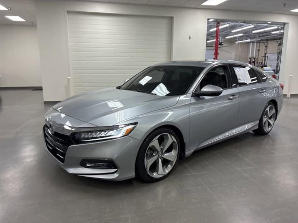 Used 2018 Honda Accord Touring 2.0T Sedan
