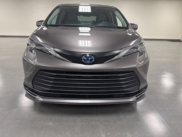 Used 2024 Toyota Sienna LE with VIN 5TDKSKFC2RS114589 for sale in Cincinnati, OH
