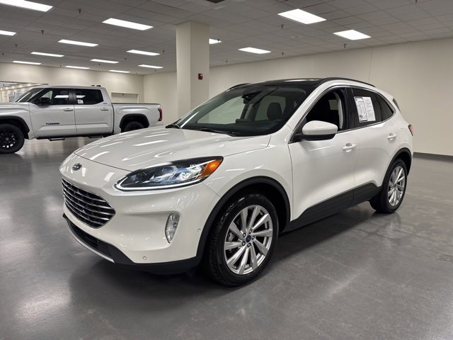 2022 Ford Escape Titanium photo 3