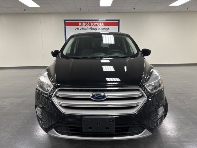 Used 2019 Ford Escape SE with VIN 1FMCU9GD8KUA73042 for sale in Cincinnati, OH