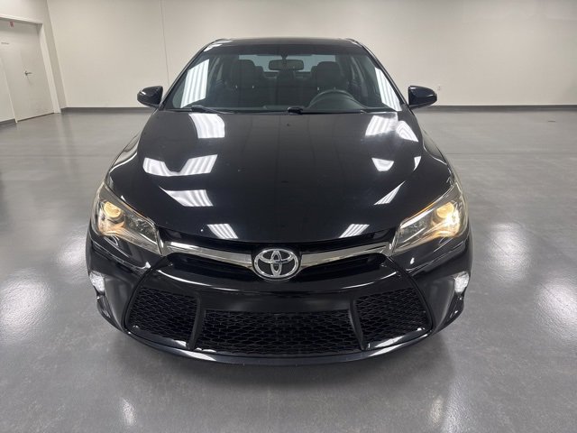 2017 Toyota Camry XSE photo 2