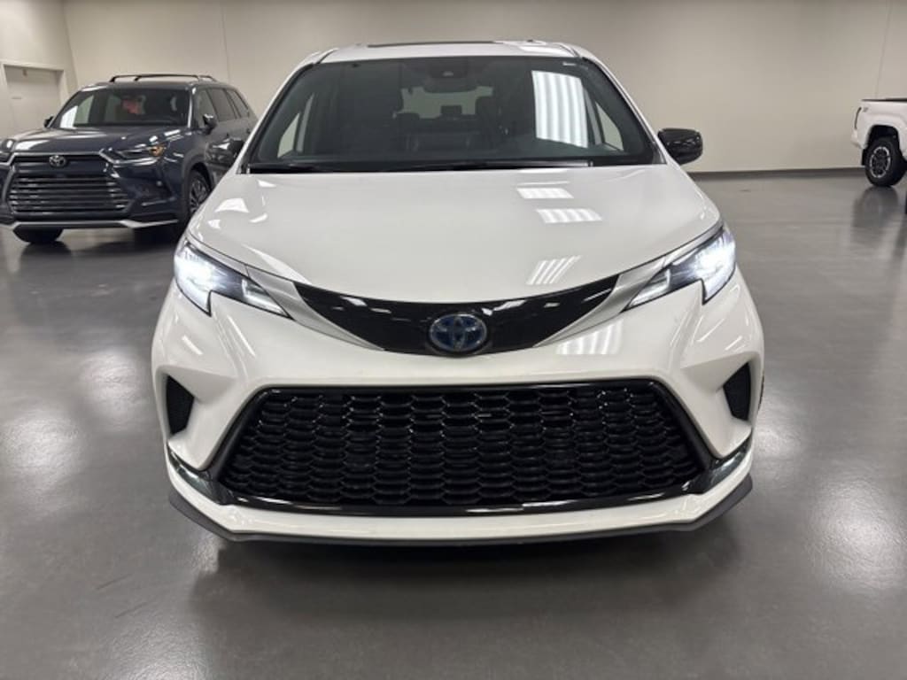 Certified 2022 Toyota Sienna XSE Van Passenger Van