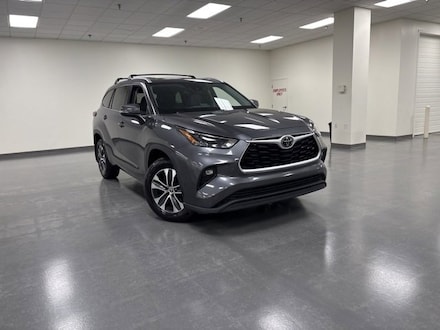 2022 Toyota Highlander XLE SUV