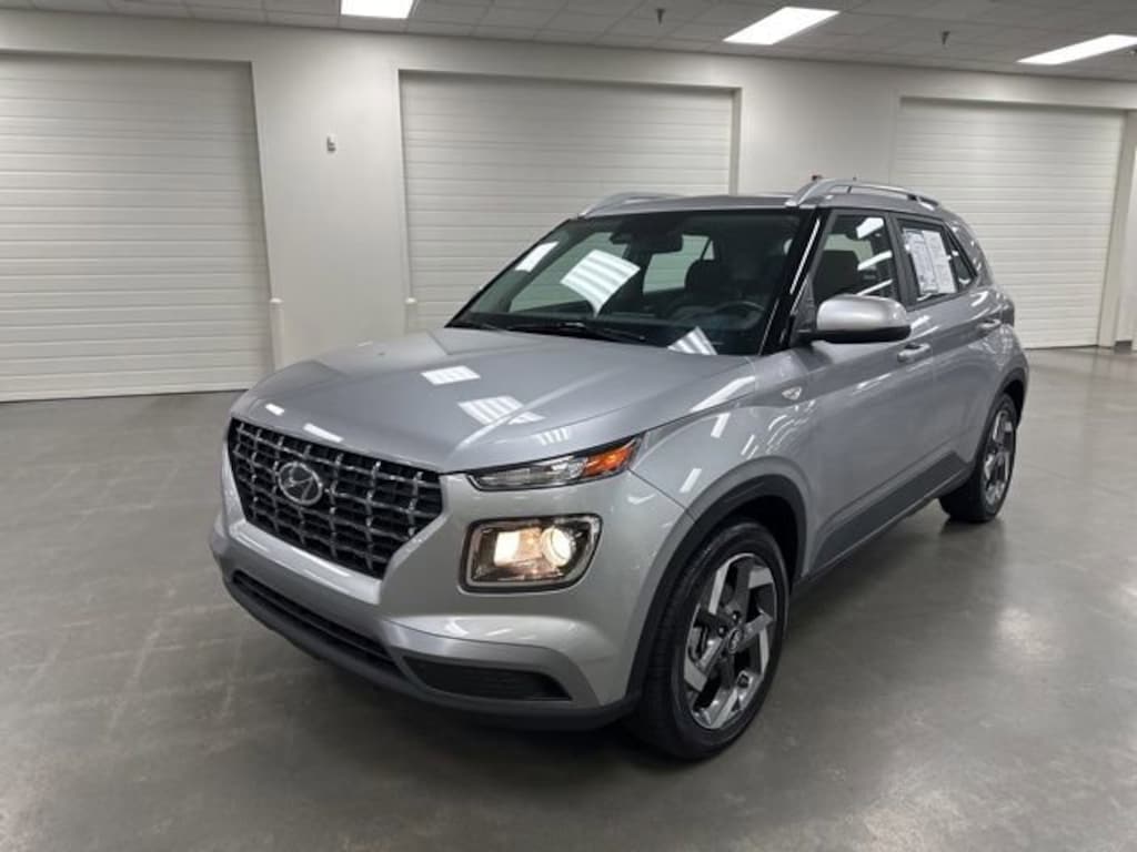 Used 2024 Hyundai Venue SEL SUV