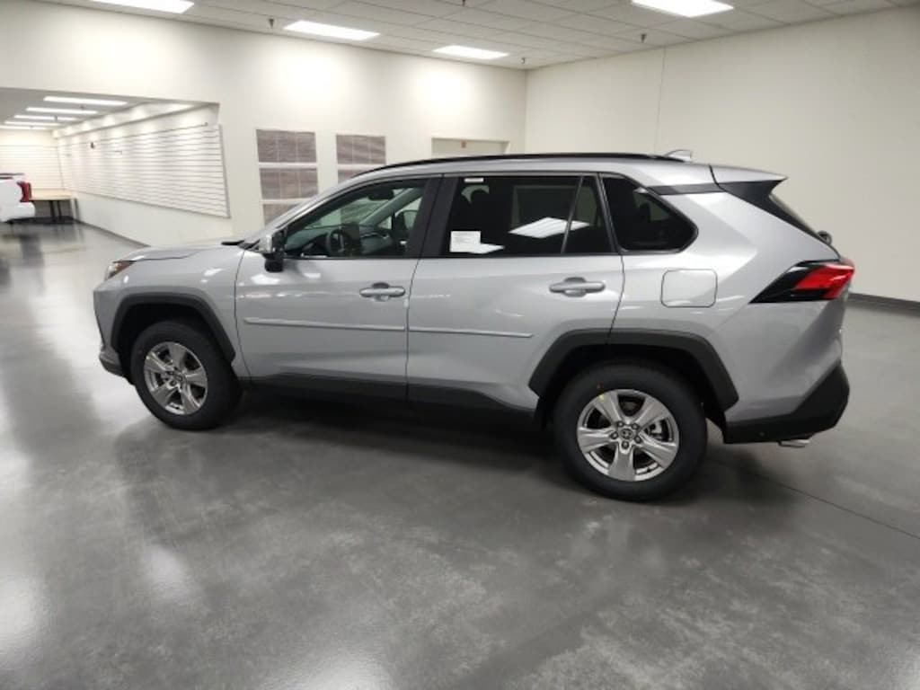 New 2025 Toyota RAV4 XLE XLE AWD SUV