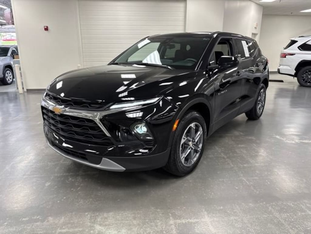Used 2025 Chevrolet Blazer LT SUV
