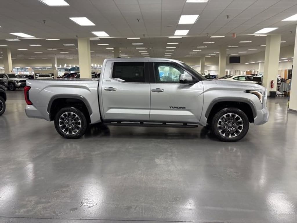 New 2026 Toyota Tundra Limited LIMITED CREWMAX 5.5