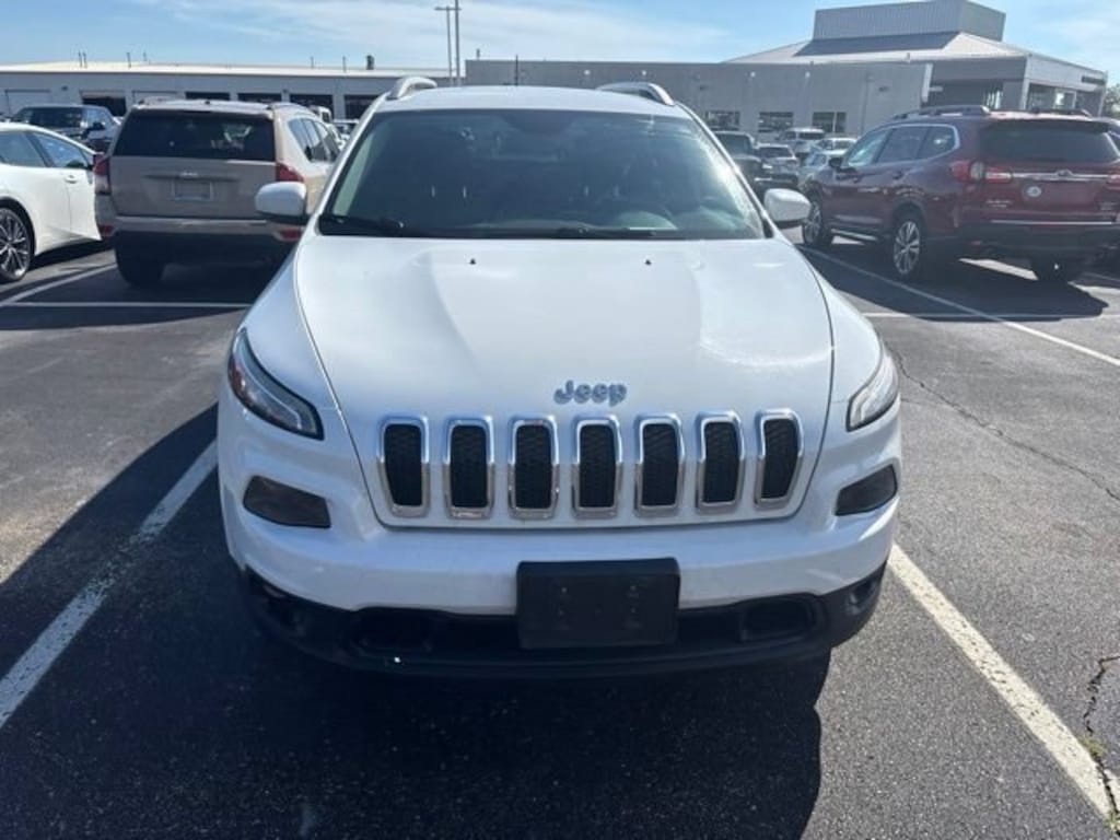 Used 2016 Jeep Cherokee Latitude SUV