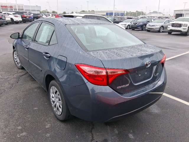 2017 Toyota Corolla LE photo 4