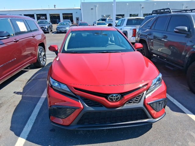 2023 Toyota Camry SE photo 2