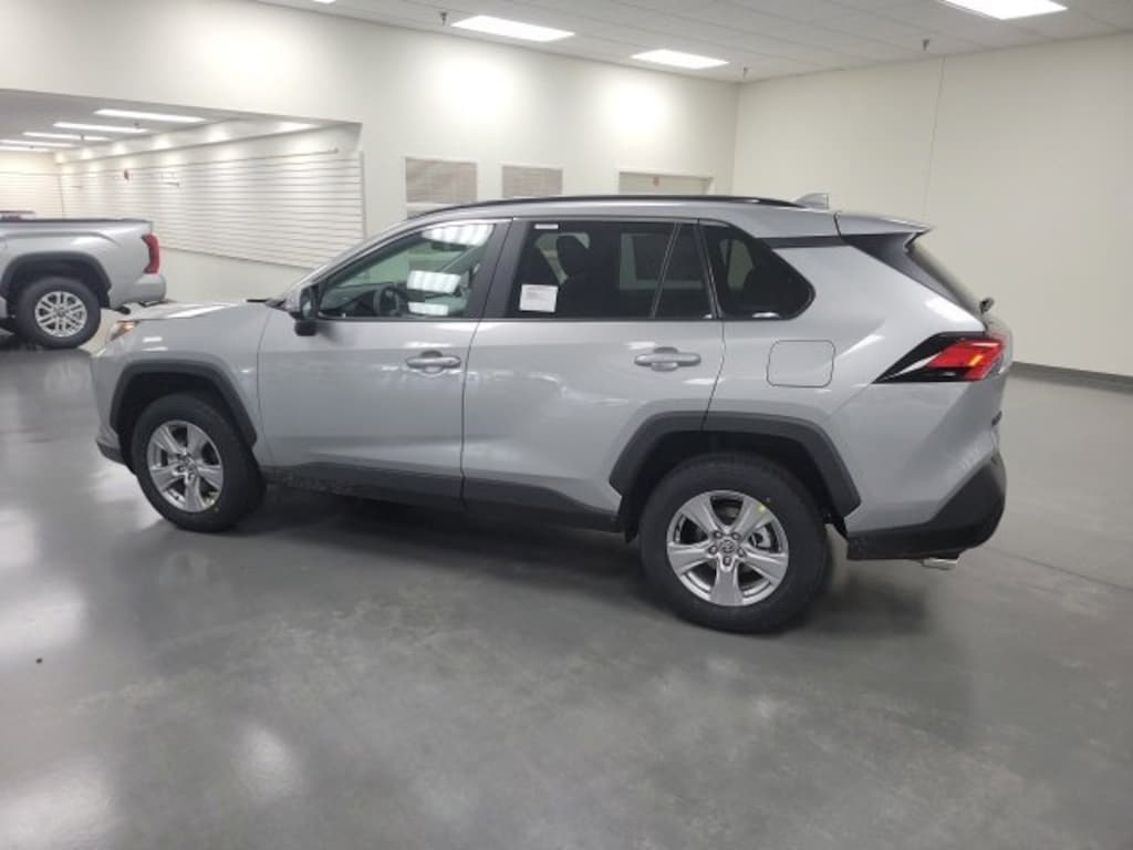 New 2025 Toyota RAV4 XLE XLE AWD SUV