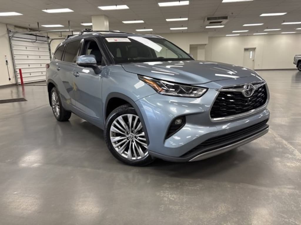 Used 2023 Toyota Highlander Platinum SUV
