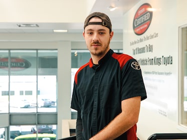 Staff member Austin Swigert from ID_13f553