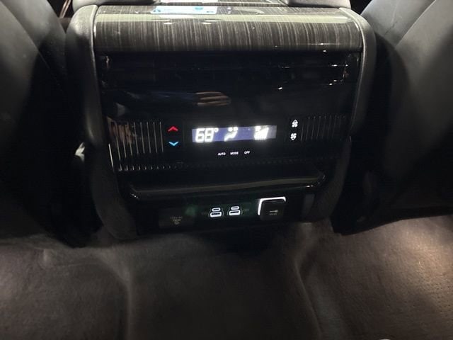2022 Jeep Wagoneer Series II - Photo 18