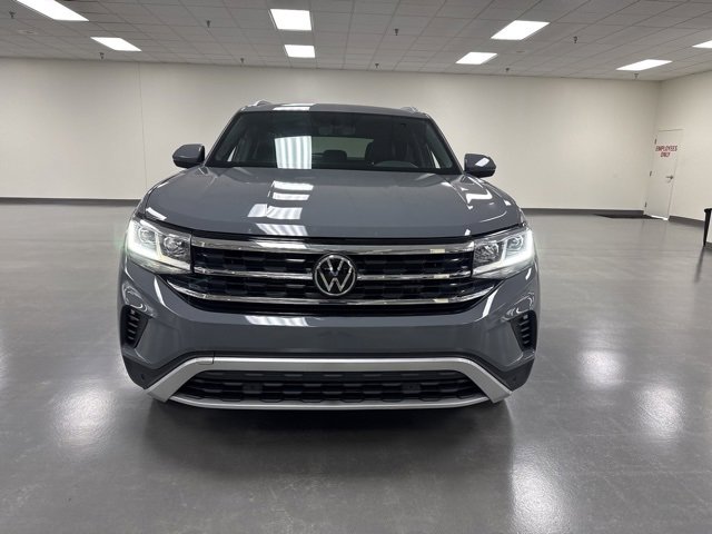 2022 Volkswagen Atlas Cross Sport V6 SE Technology photo 2