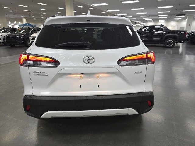 2023 Toyota Corolla Cross XLE photo 4