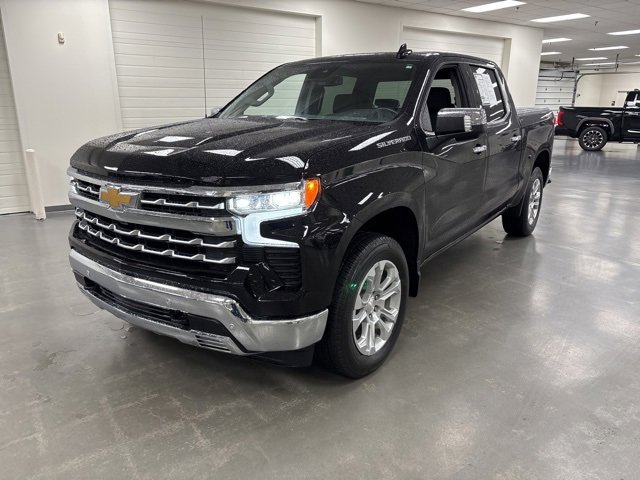 2024 Chevrolet Silverado 1500 LTZ photo 3