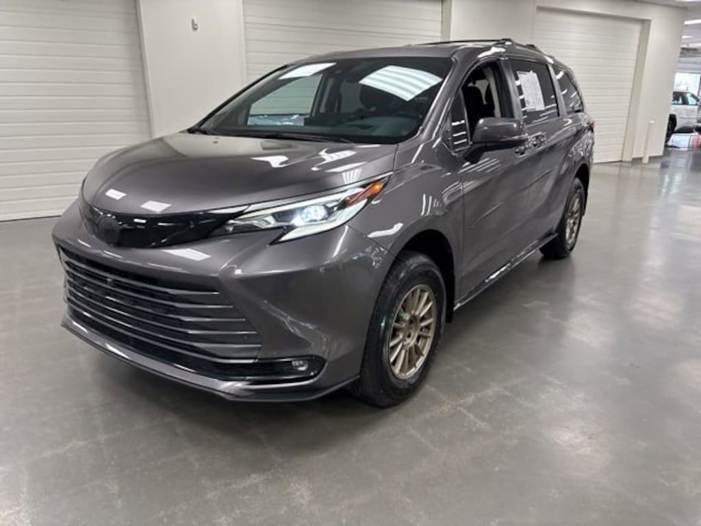 Used 2022 Toyota Sienna Platinum Van Passenger Van