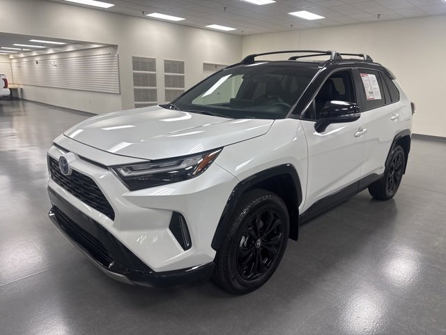 2024 Toyota RAV4 Hybrid XSE photo 3