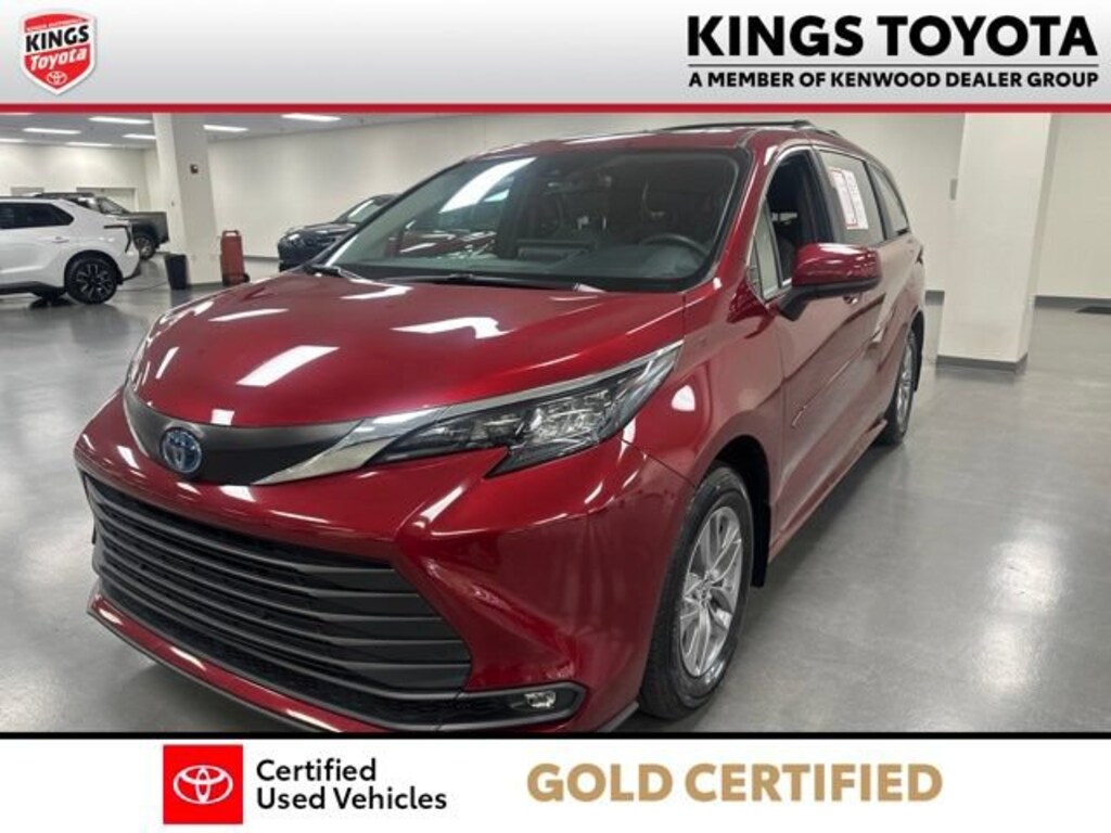 Certified 2025 Toyota Sienna XLE Van Passenger Van