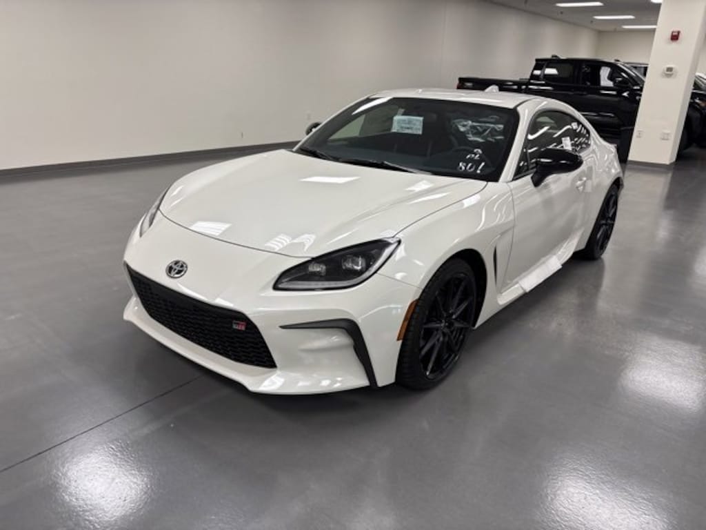 New 2025 Toyota GR86 Premium MT 2+2 COUPE 6 SPD M/T